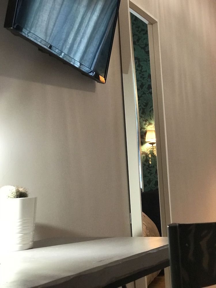 undefined St. Peter Suites 9