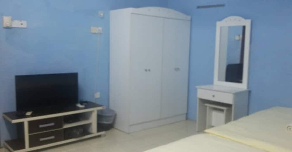 Mawanza Motel Family Room 9