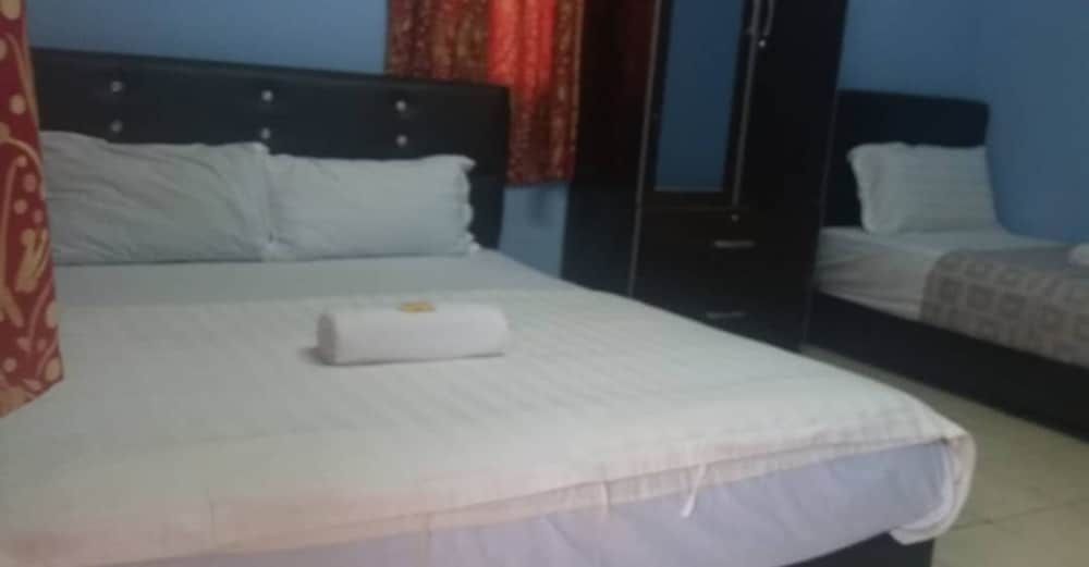 Mawanza Motel Family Room 4