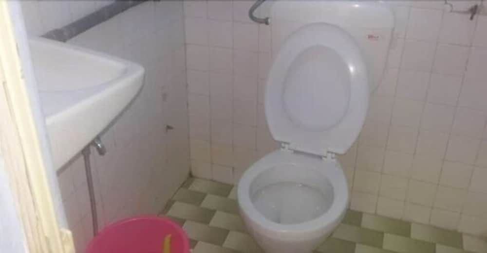 Mawanza Motel Family Room 11