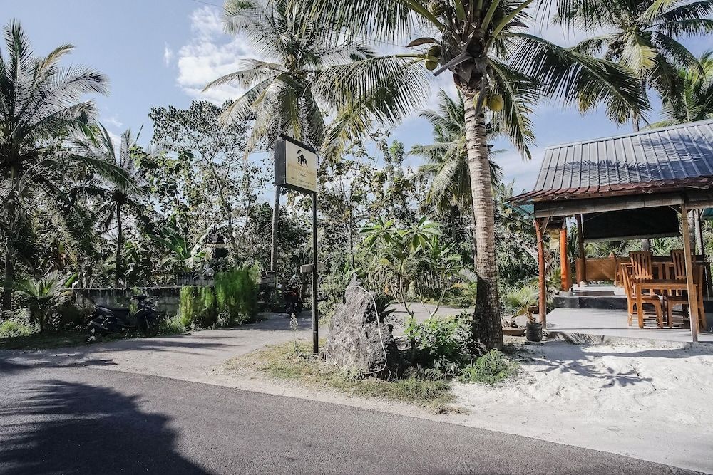 undefined Penida Lapaya Garden 2