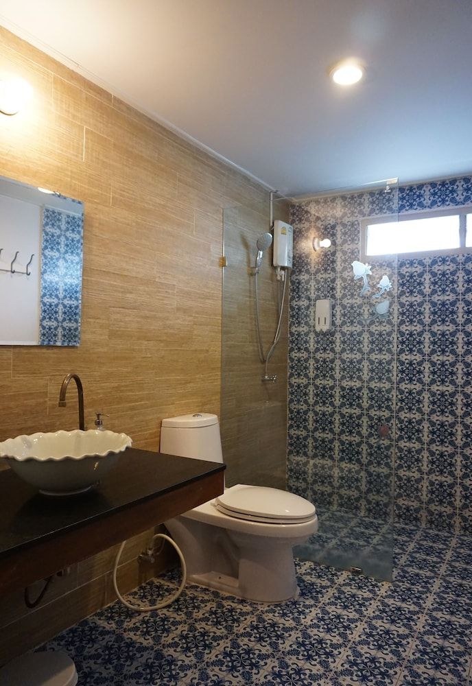 Baan Ongkharak Bed & Breakfast - Adults Only Standard Room with Shared Bathroom 9