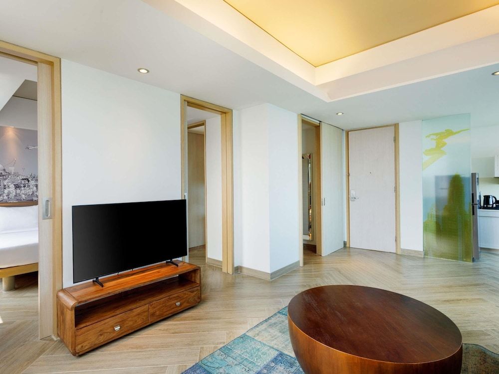 undefined Mercure Jakarta Simatupang 4