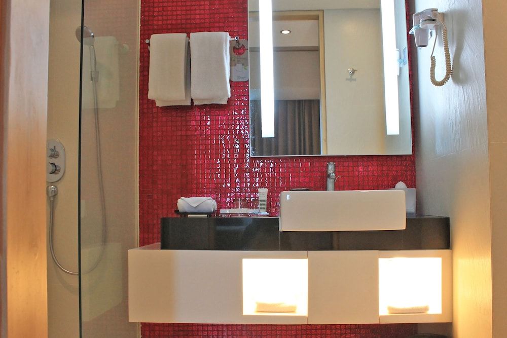 Mercure Jakarta Simatupang Standard Room, 1 King Bed 12