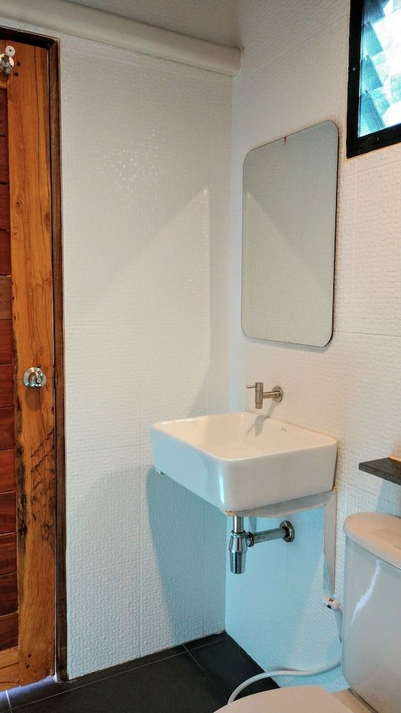 LAN LAY Resort Standard Double Room 7