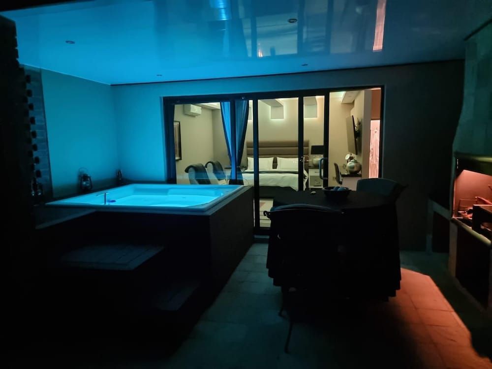 Weston Guest House Presidential Studio Suite 16