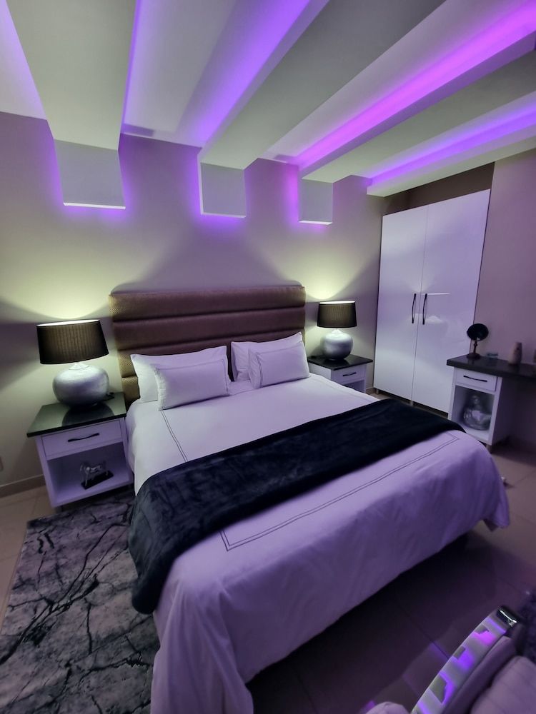 Weston Guest House Presidential Studio Suite 8