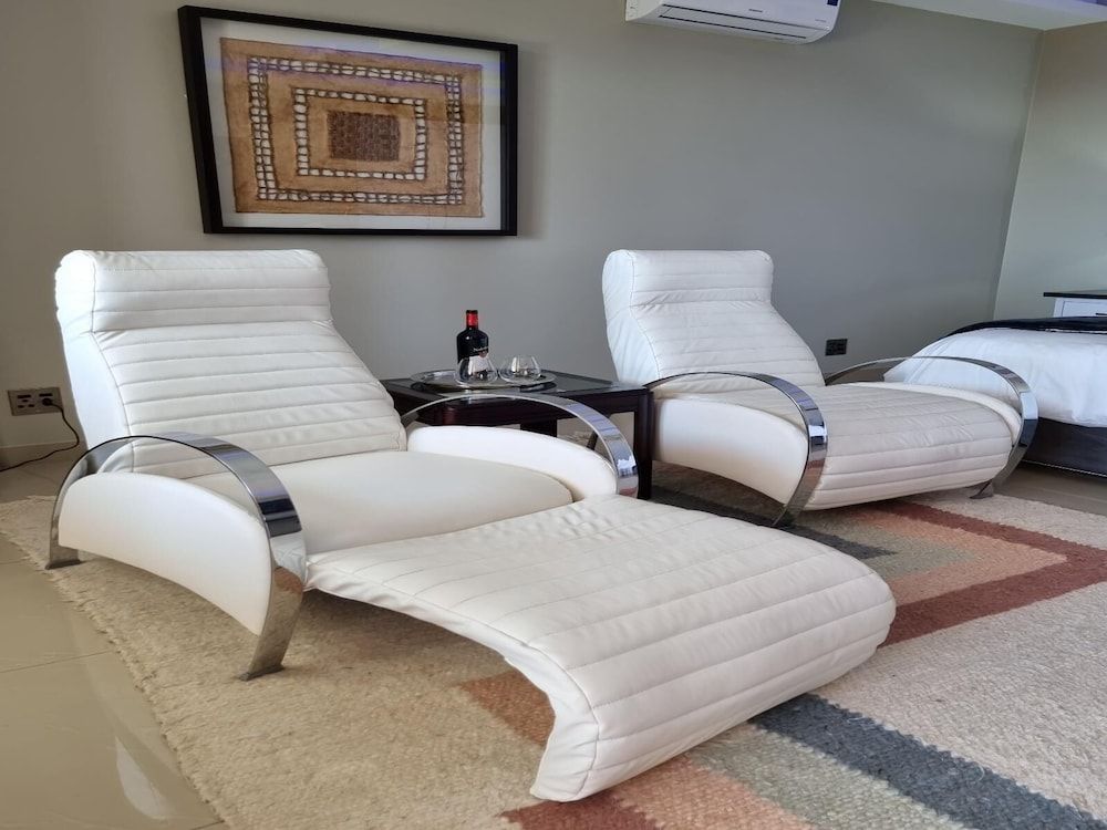 Weston Guest House Presidential Studio Suite 6