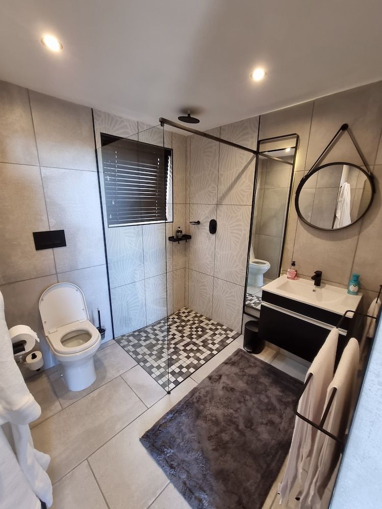 Weston Guest House Presidential Studio Suite 15