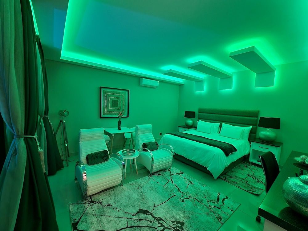 Weston Guest House Presidential Studio Suite 23