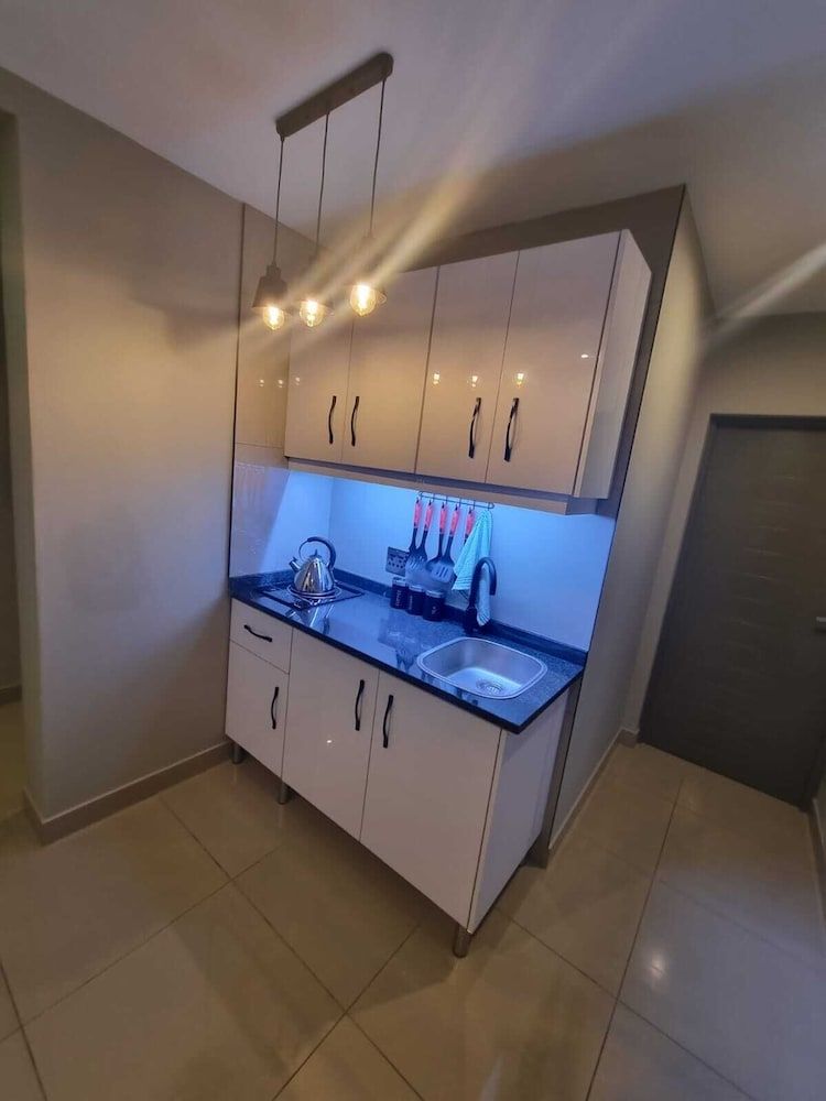 Weston Guest House Presidential Studio Suite 14