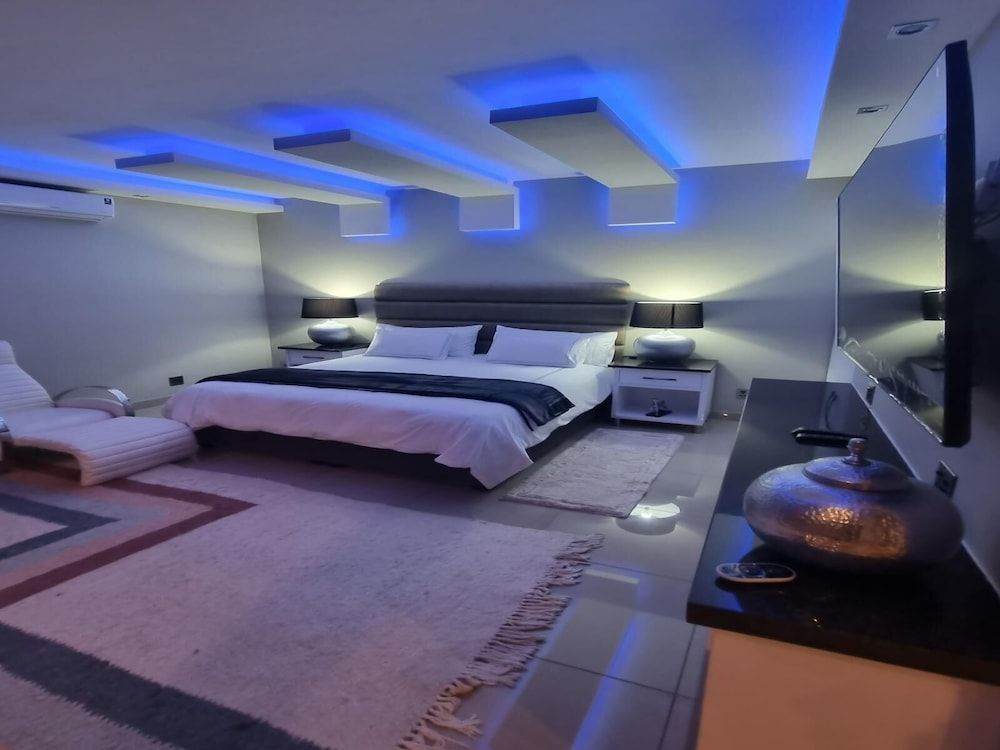 Weston Guest House Presidential Studio Suite 3