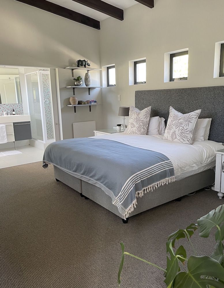 Windsor House Constantiaberg Suite 8