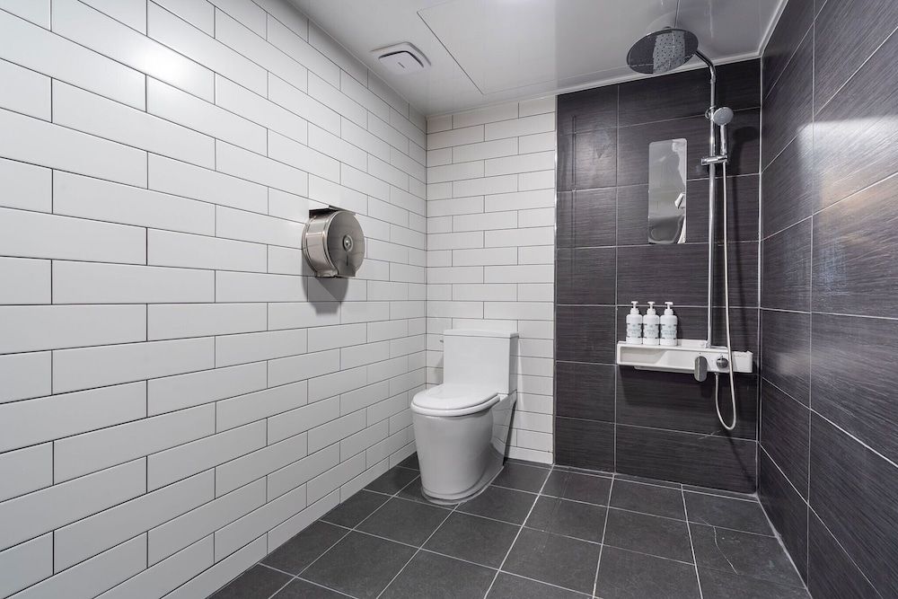 26 HOTEL Twin Room 5