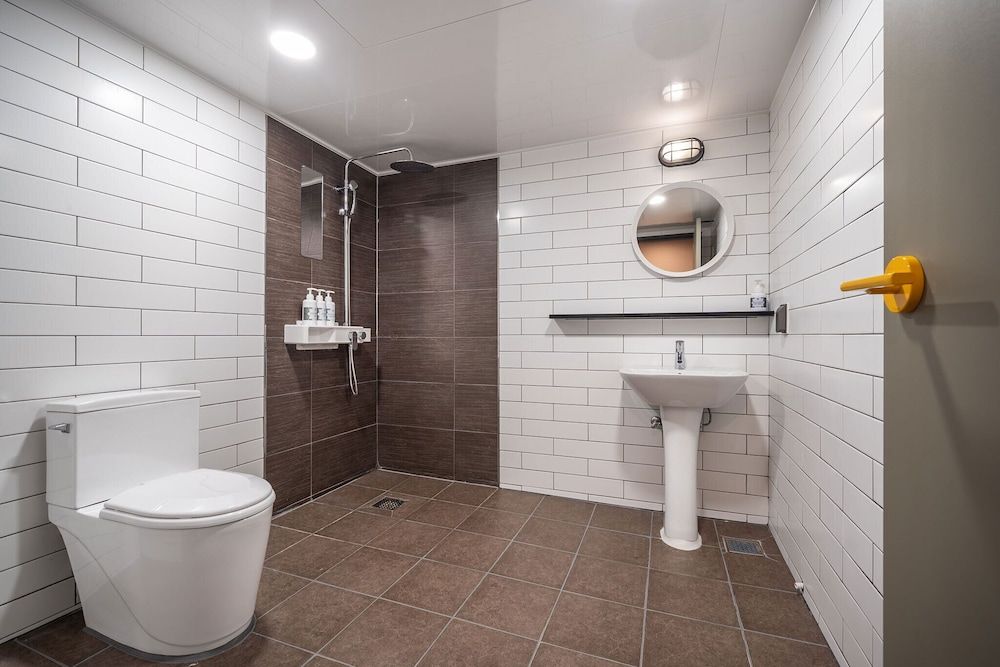 26 HOTEL Economy Room 9