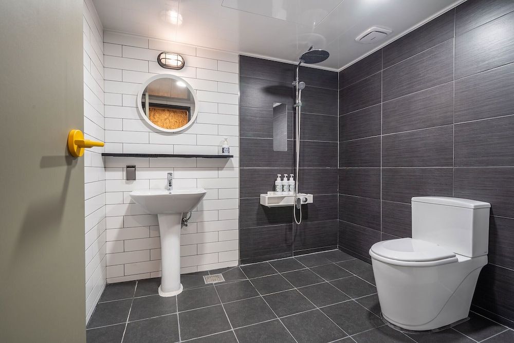 26 HOTEL Economy Room 10