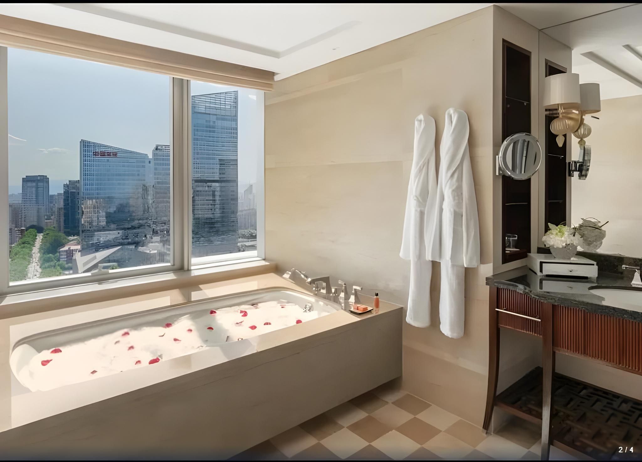 Club Room King with River View