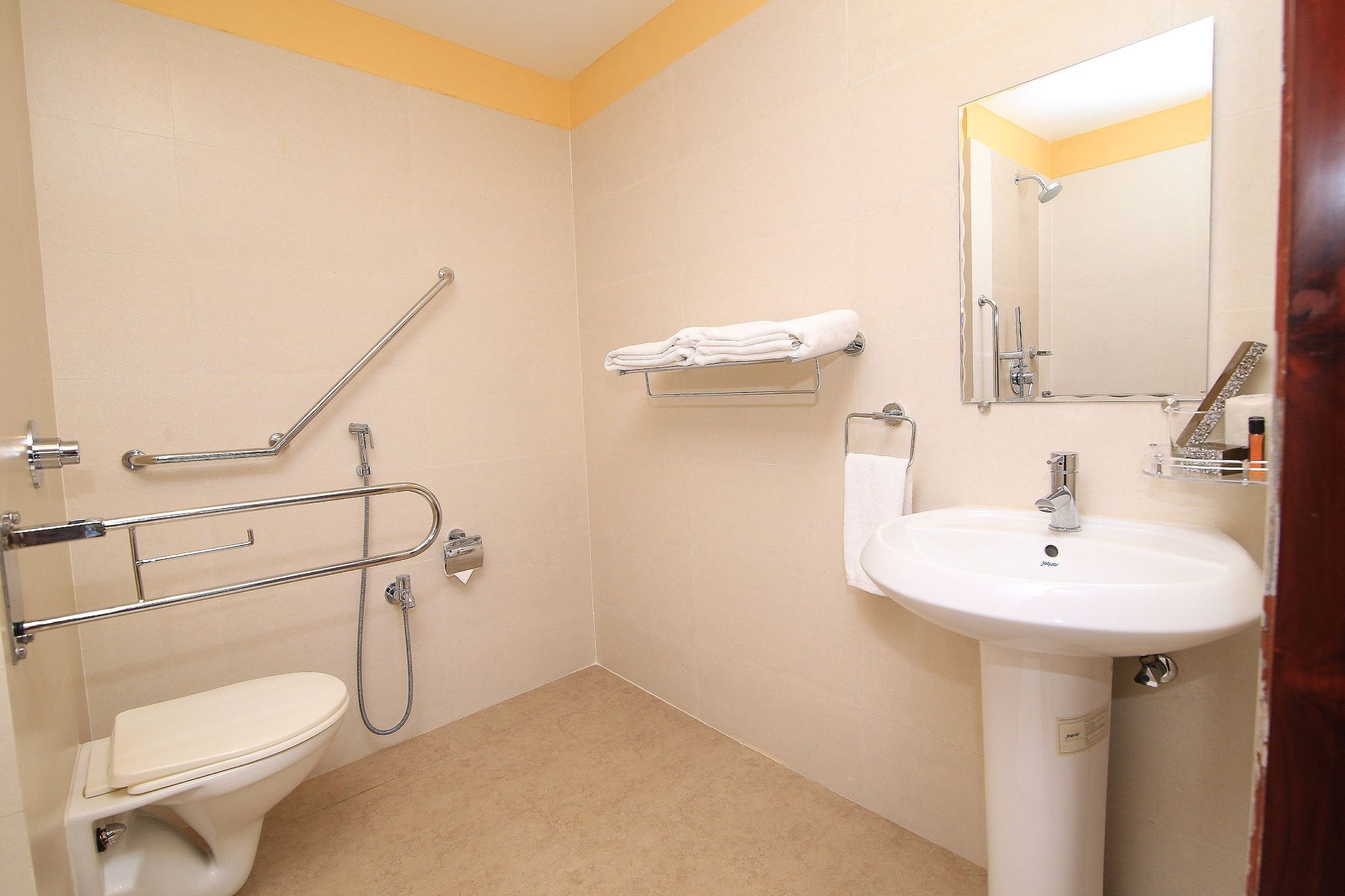 Hotel Dynasty Exellency Room 21