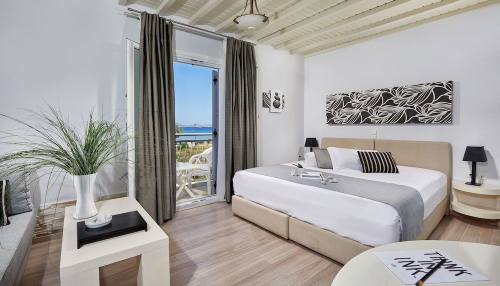 Triple Room (Sea or Pool View)
