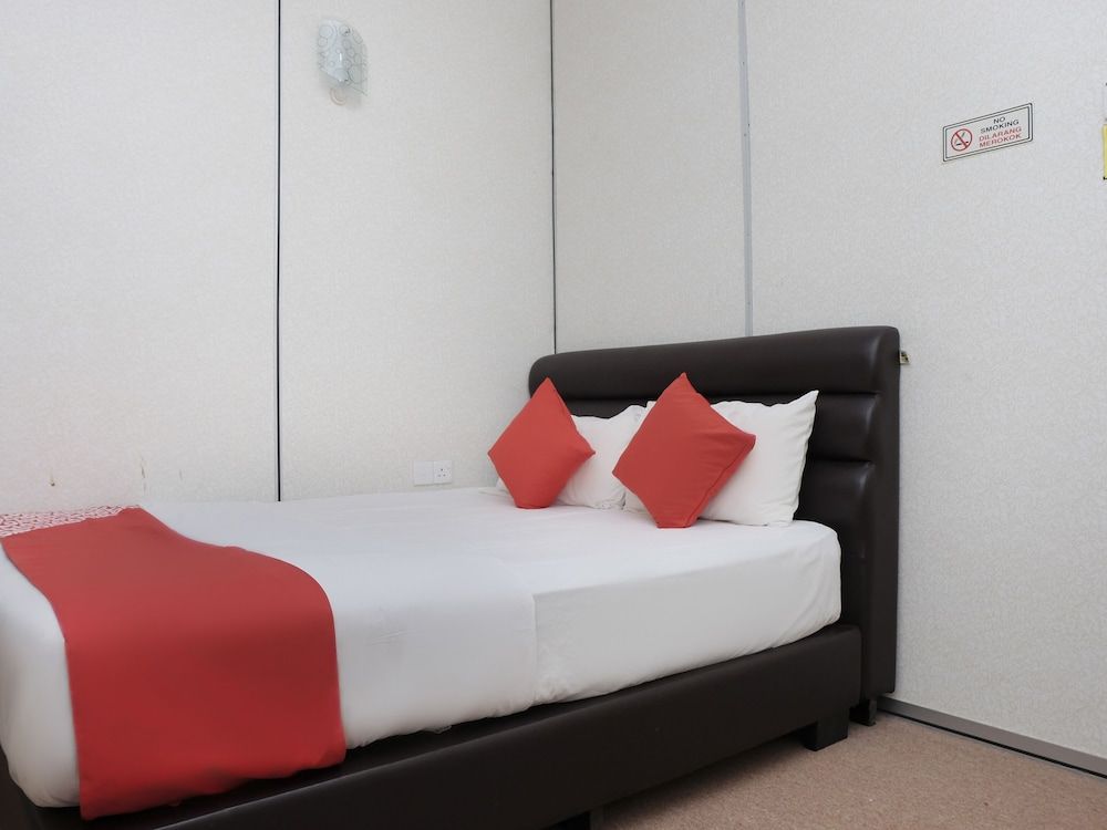 OYO 90180 Gemilang Hotel Kerteh Deluxe Double Room
