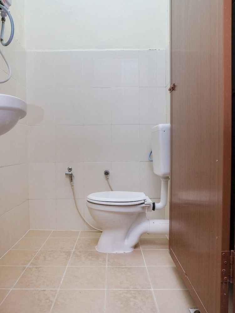 OYO 90180 Gemilang Hotel Kerteh Deluxe Double Room 3