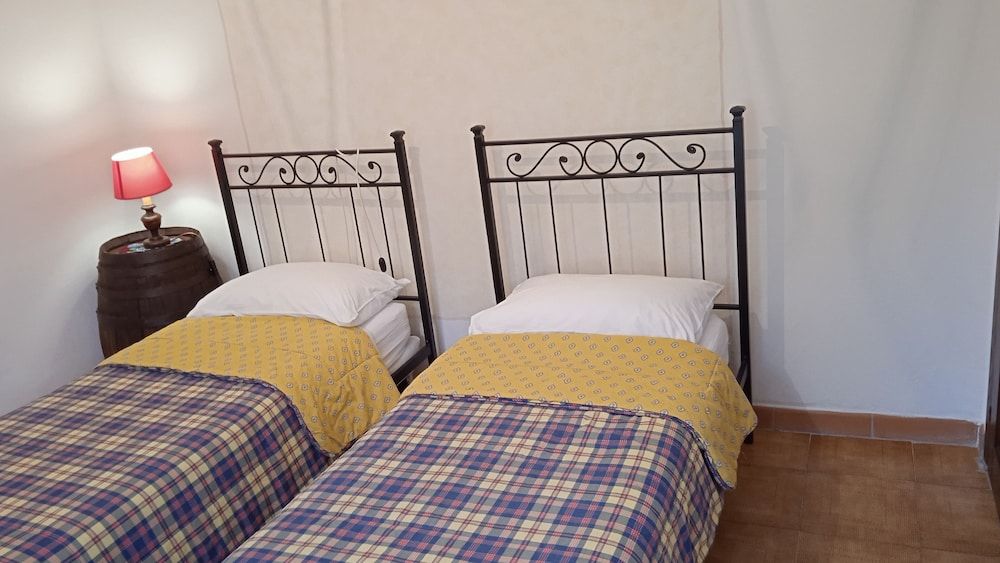 Country House Podere Casorbica Apartment, 2 Bedrooms 4