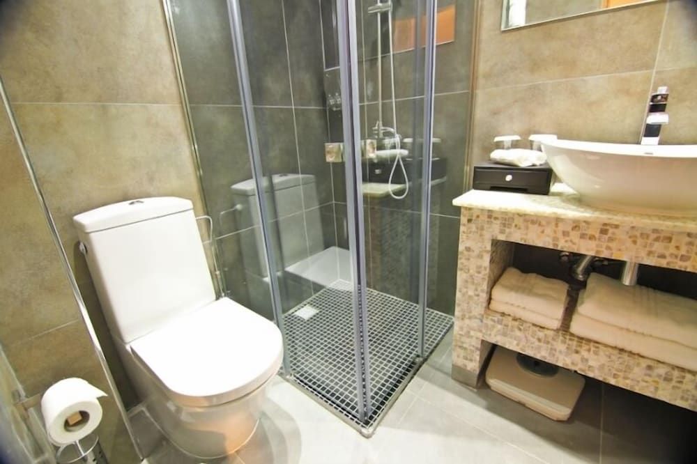 Achilleos City Hotel Superior Twin Room, City View 5