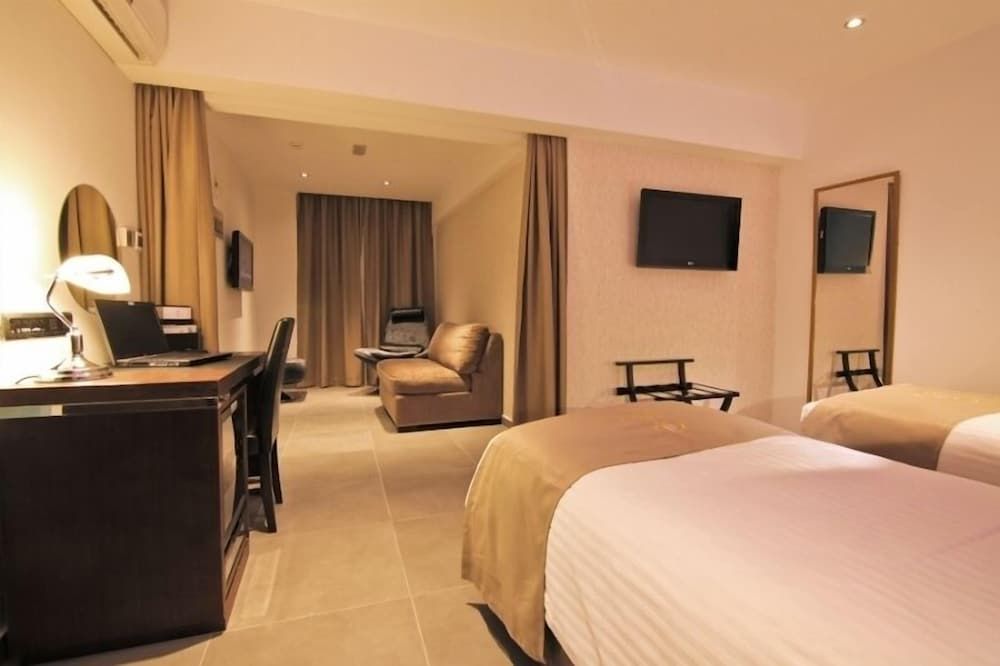 Achilleos City Hotel Superior Twin Room, City View 2