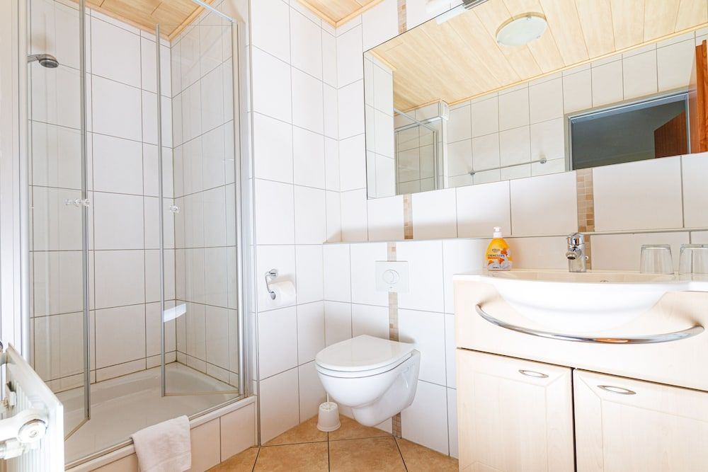 Landhotel Georgshof Double Room, Private Bathroom (mit Balkon) 8