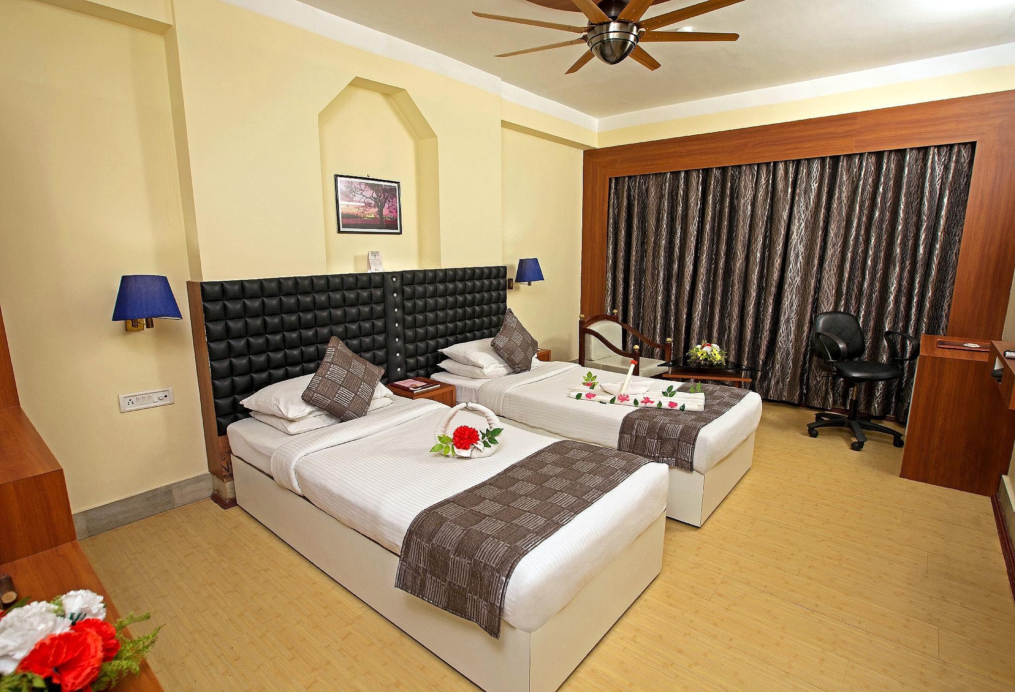 Hotel Rajmahal Deluxe Room