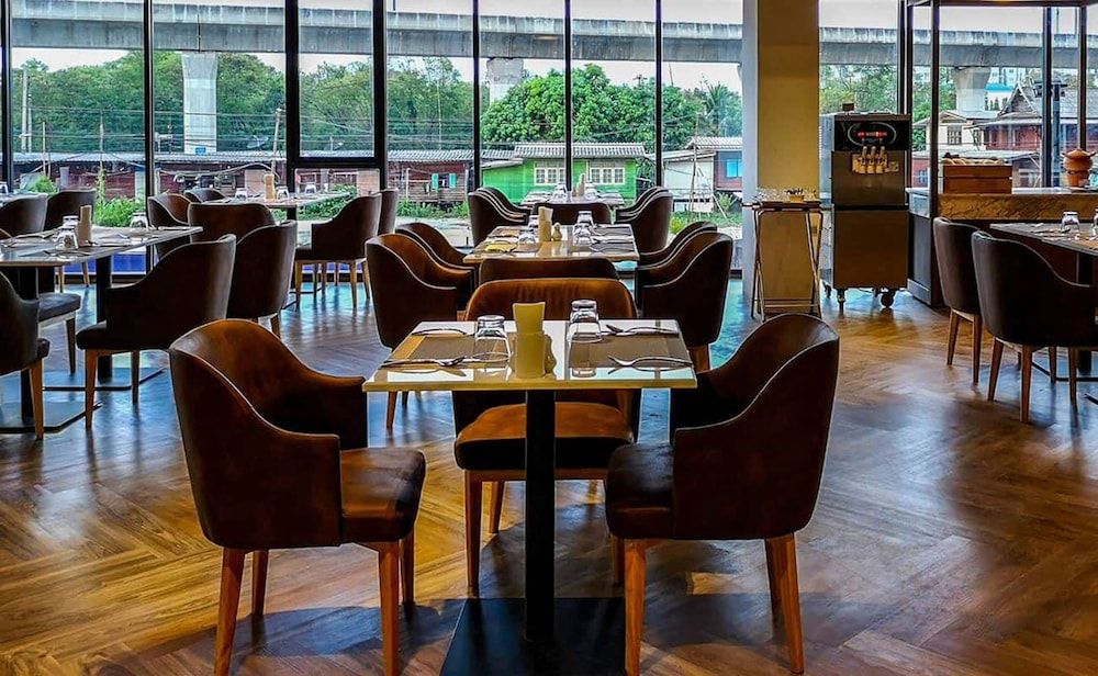 undefined Zayn Express & Suites 10