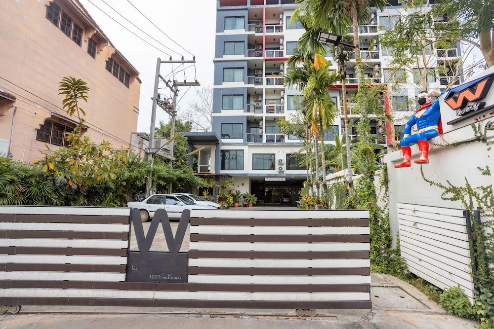 undefined W Living 6