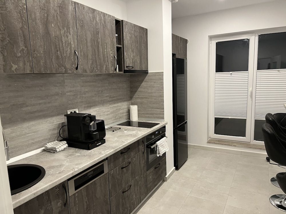 Amazing 2-Room Penthouse Cityview W13 Royal Penthouse 6