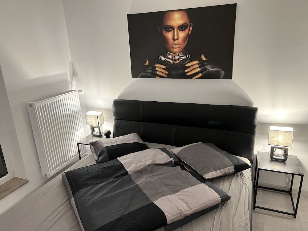 Amazing 2-Room Penthouse Cityview W13 Royal Penthouse 3