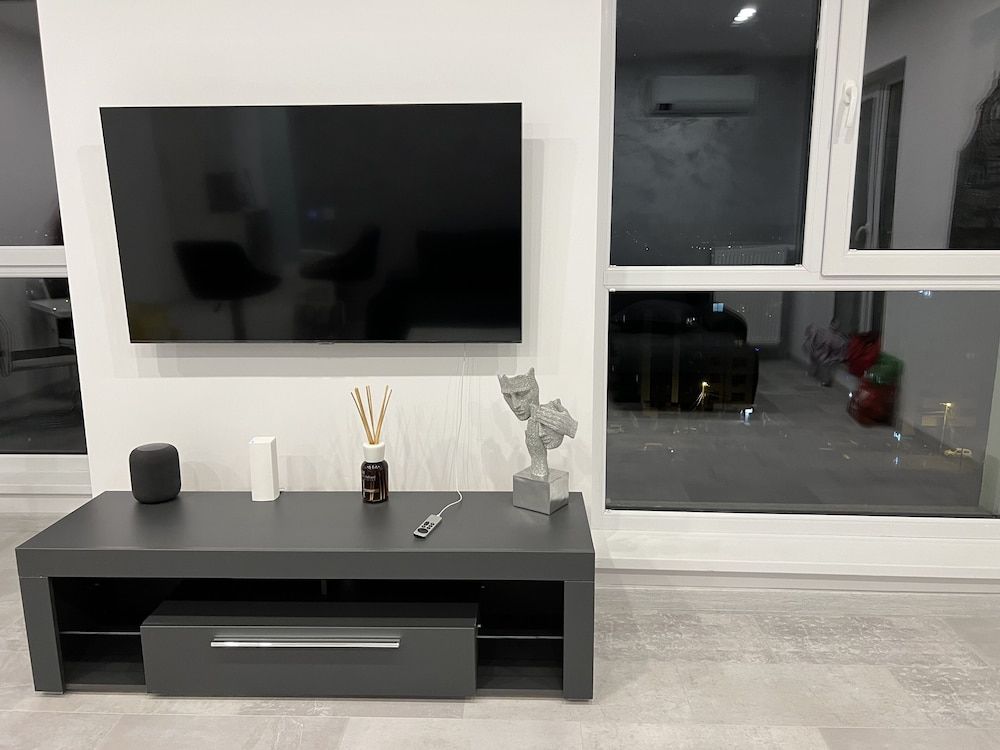 Amazing 2-Room Penthouse Cityview W13 Royal Penthouse 8