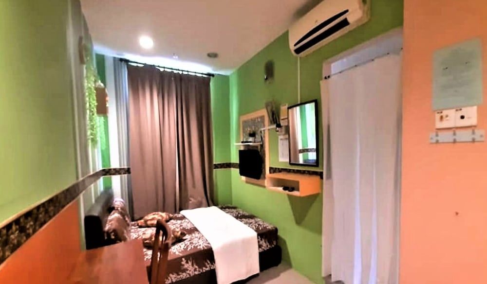 Hotel Sri Bahau Standard Queen, With Windows 3