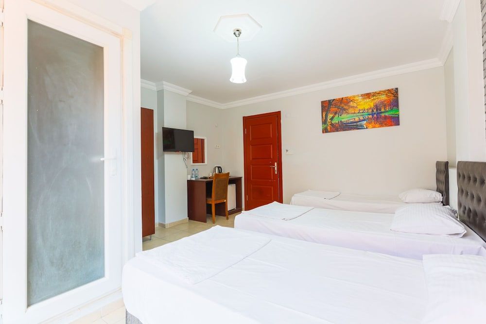 İznik Otel Standard Triple Room 4