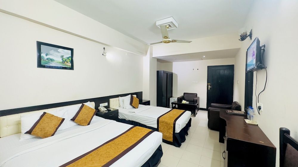 undefined Central Inn 2