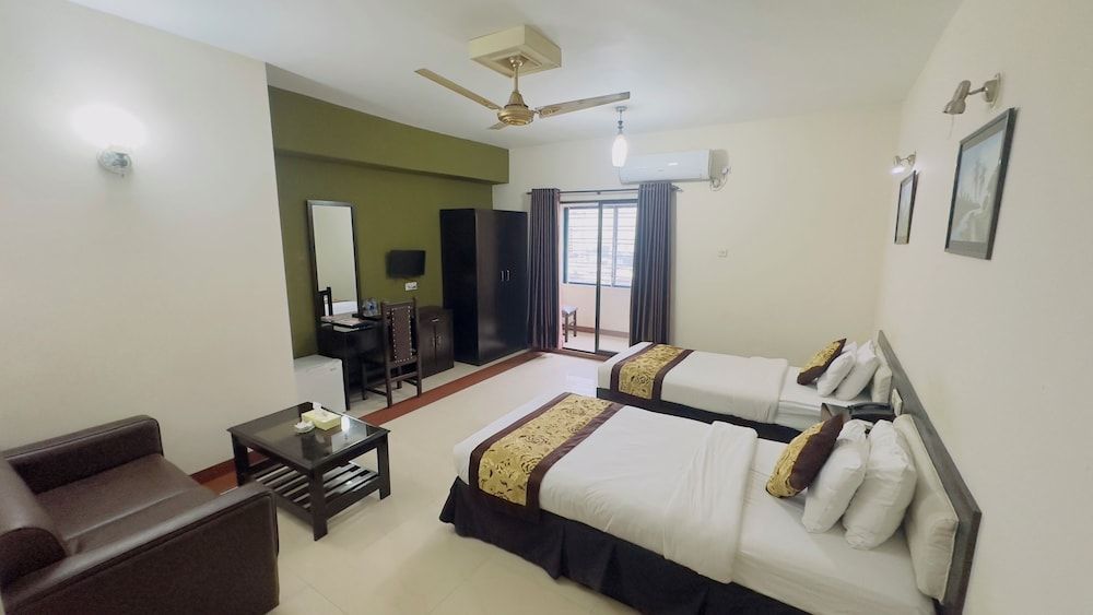 undefined Central Inn