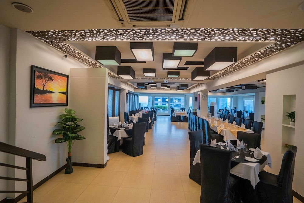 undefined Central Inn 9