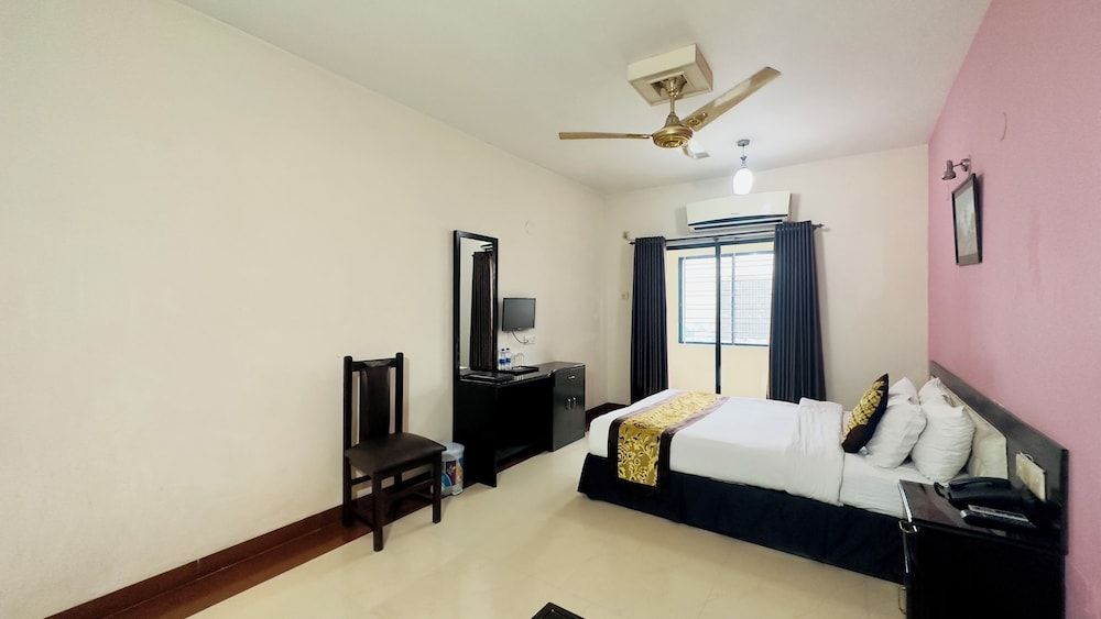 undefined Central Inn 5