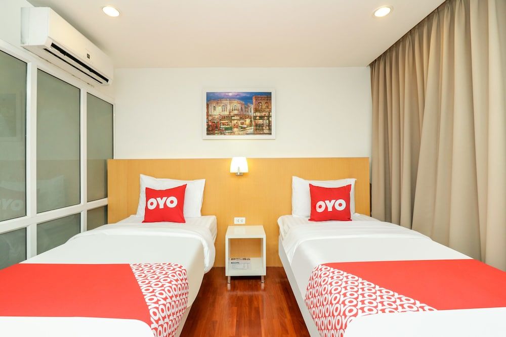 OYO 225 Premier Place Hotel Deluxe Twin Room 2