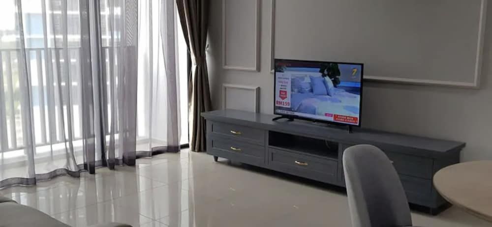 I-City by Landmark Luxury Apartment, 2 Bedrooms 8