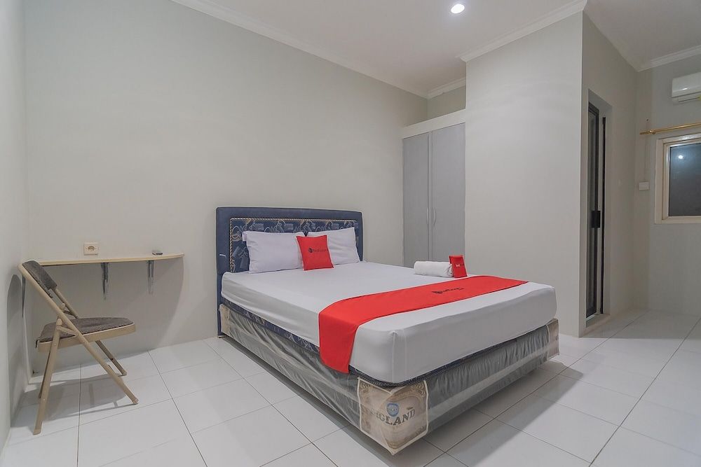 Double Room (Reddoorz)