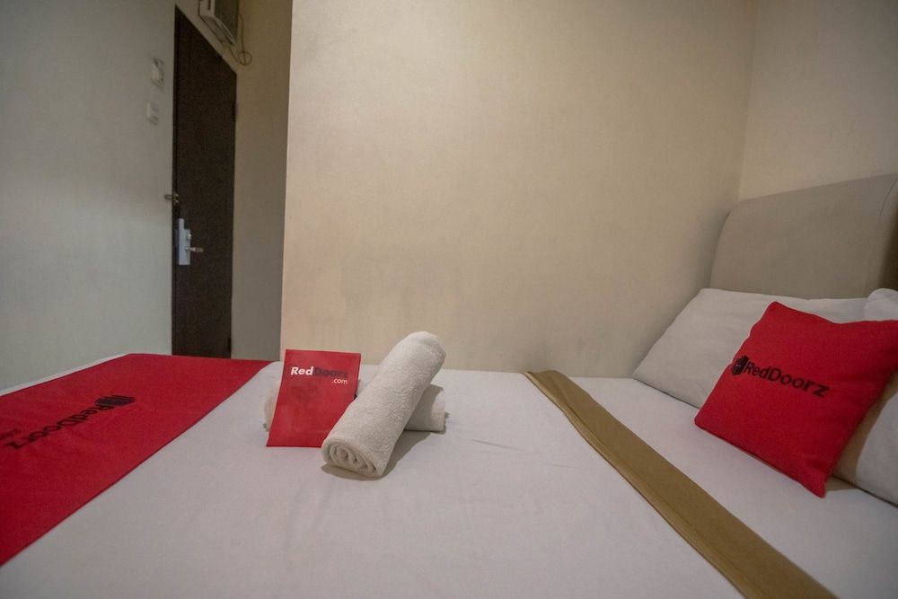 undefined RedDoorz near RS Husada 9