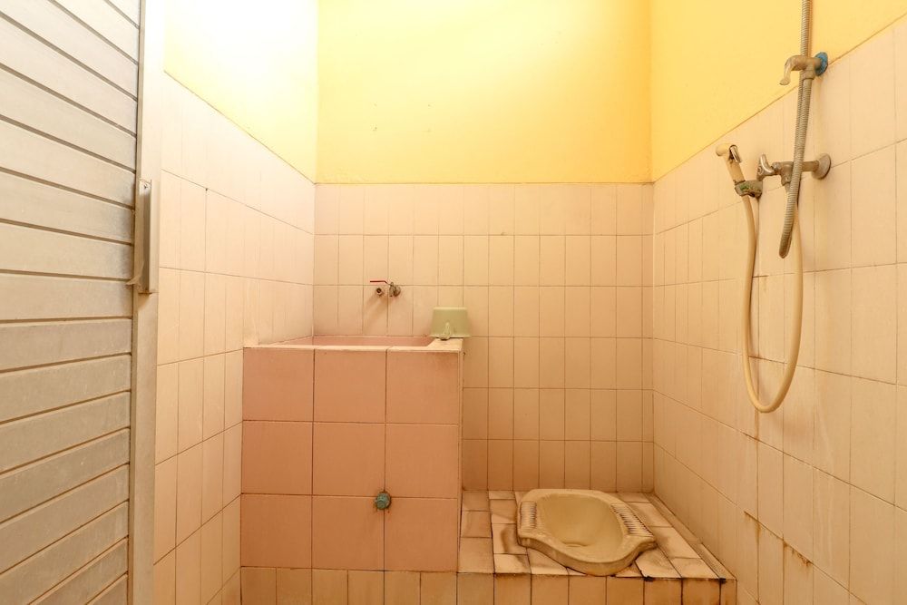 Hotel Bungurasih Syariah Economy Room 6