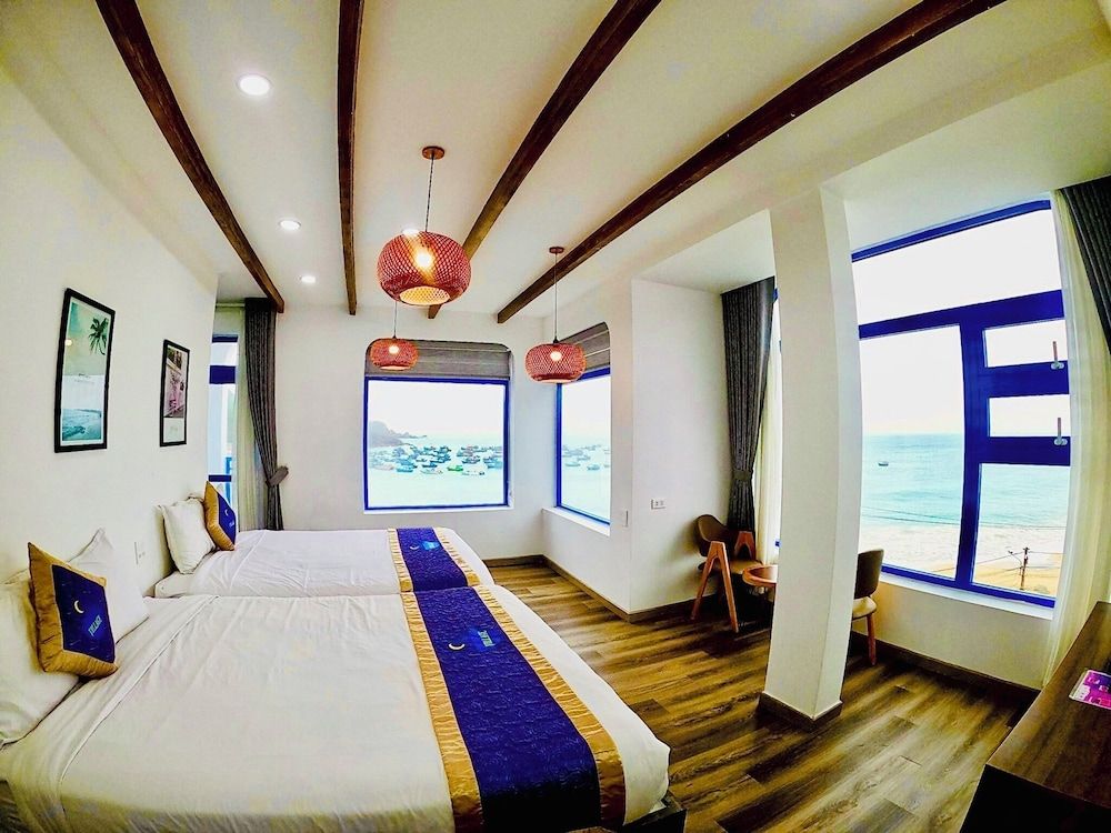 Family Room, Sea View