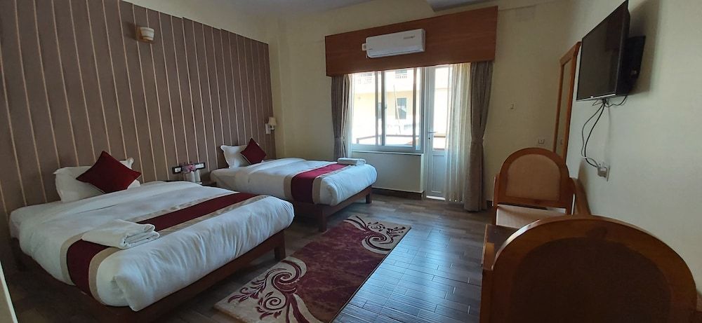 undefined Hotel Elegant 4