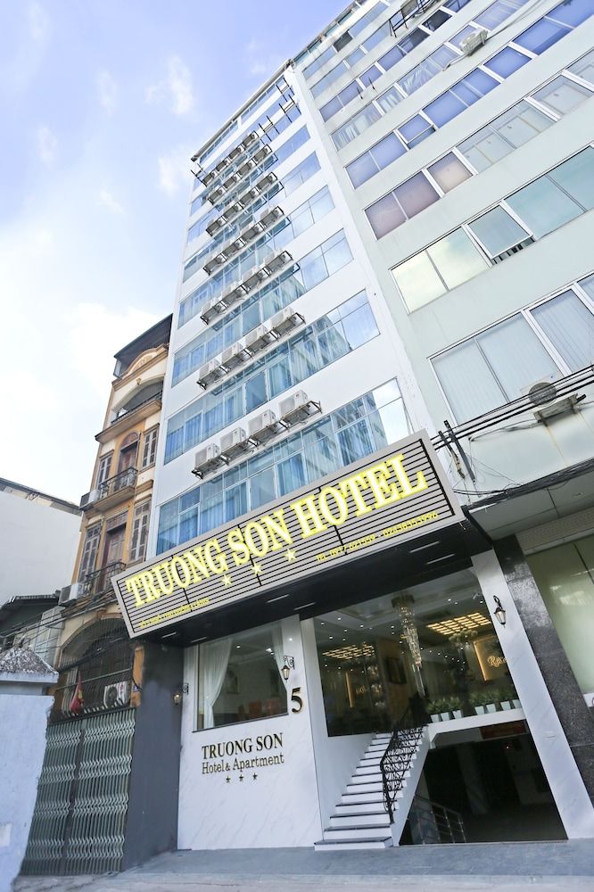 undefined OYO 417 Truong Son Hotel 6