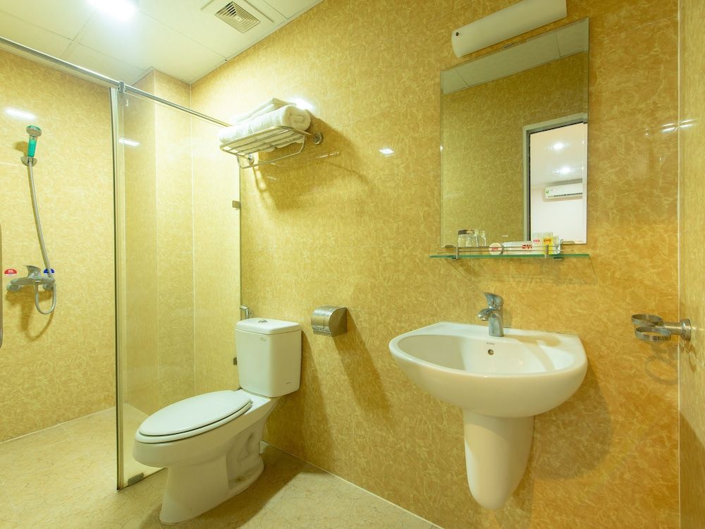 OYO 417 Truong Son Hotel Standard Twin Room 6